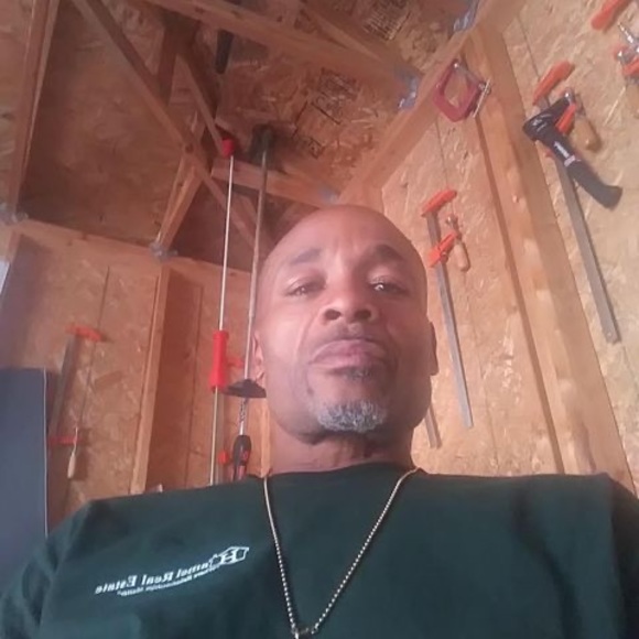 Meet your Posher, Octavian - Picture 1 of 1